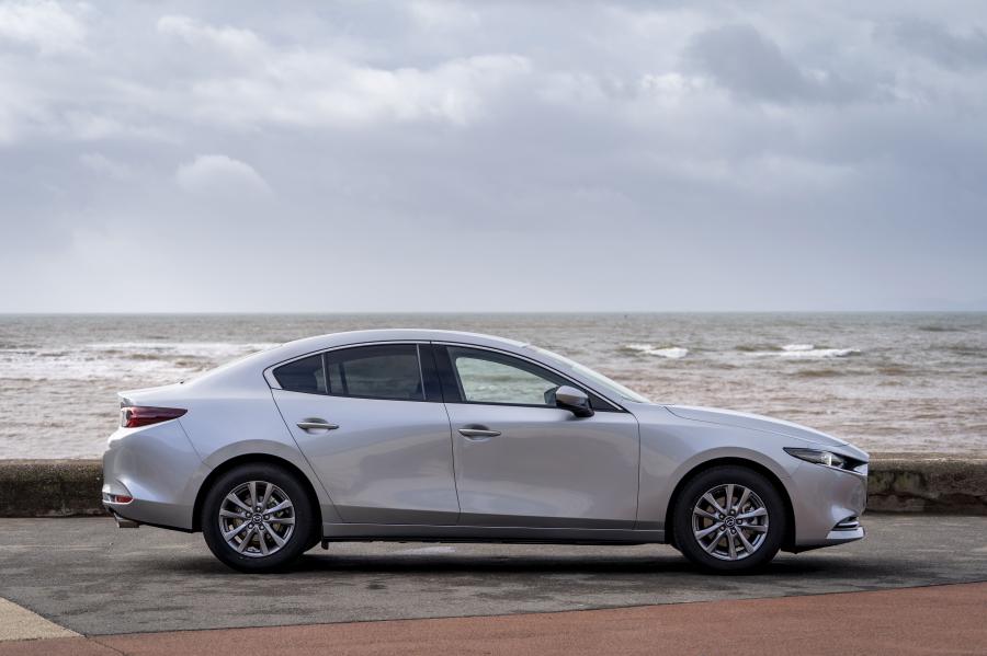  Mazda3 Skyactiv-X Sport Sedan (BP) 2019 года  (UK) (фото 33 из 42)